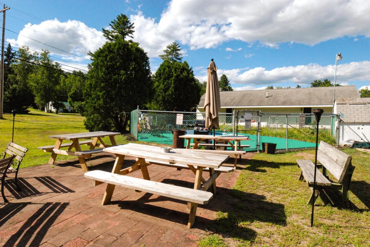 Maple Leaf Lodge Schroon Lake Экстерьер фото