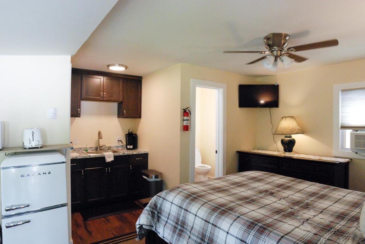 Maple Leaf Lodge Schroon Lake Экстерьер фото